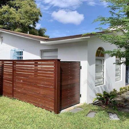 Private Suite W/ Full Backyard, Bbq, 5Min From Mia Miami Exterior foto